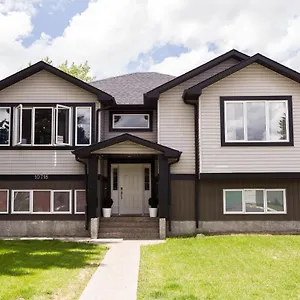  Holiday home Executive - Long Welcome - Garage Parking - Free Wifi & Netflix Canada