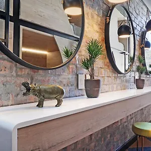 2* Hotel Hippo Pod (adults Only)